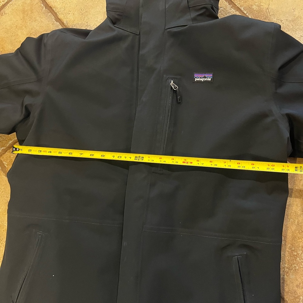 Patagonia Black Men's Ski Snowboard Jacket - Picture 5 of 12